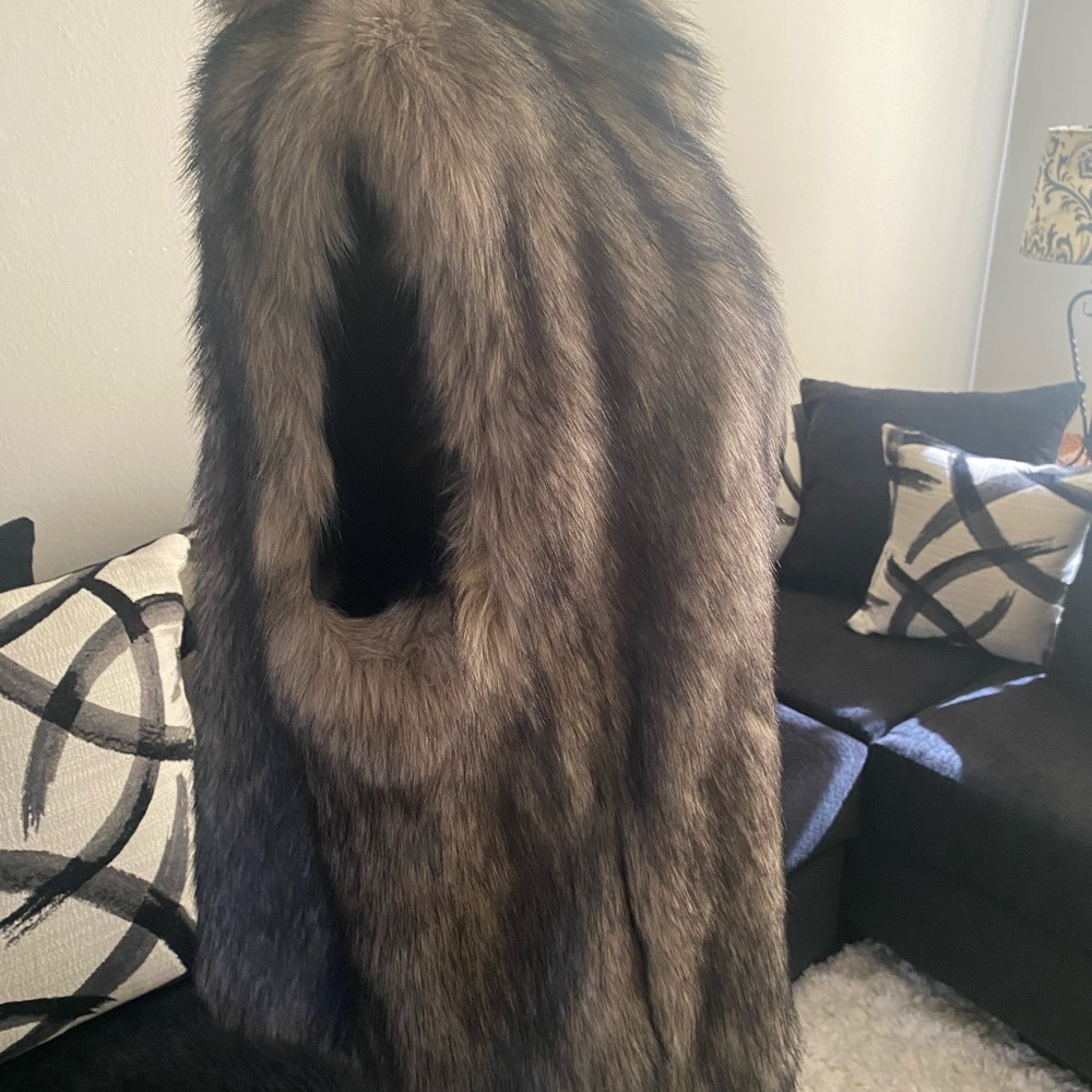 Smokey Fox Faux Hook Vest - Picture 5 of 5